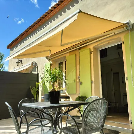 Maison Dans Une Residence De Vacances Gallargues-le-Montueux Buitenkant foto
