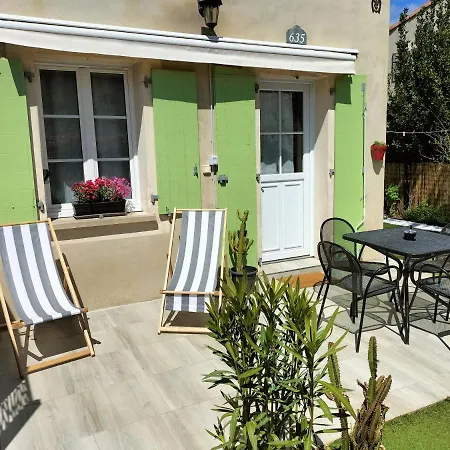 Maison Dans Une Residence De Vacances Gallargues-le-Montueux Buitenkant foto