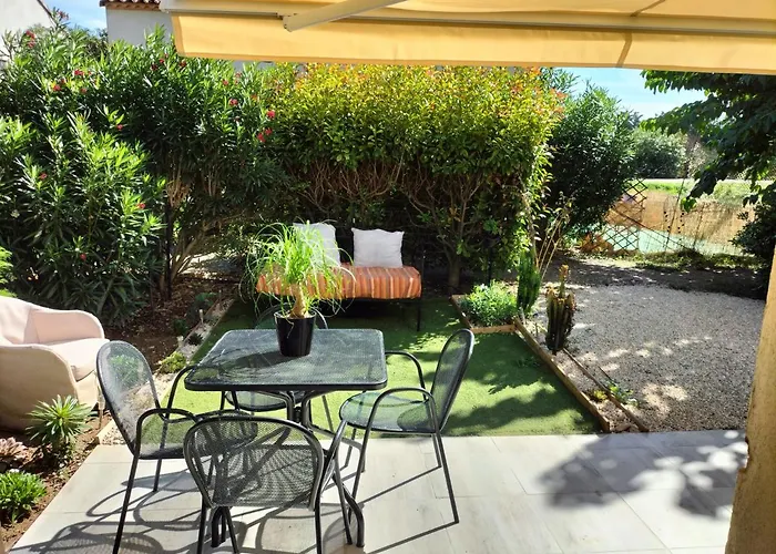 Maison Dans Une Residence De Vacances
